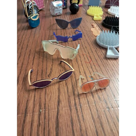 Bundle of LOL accessories - Picture 4 of 4